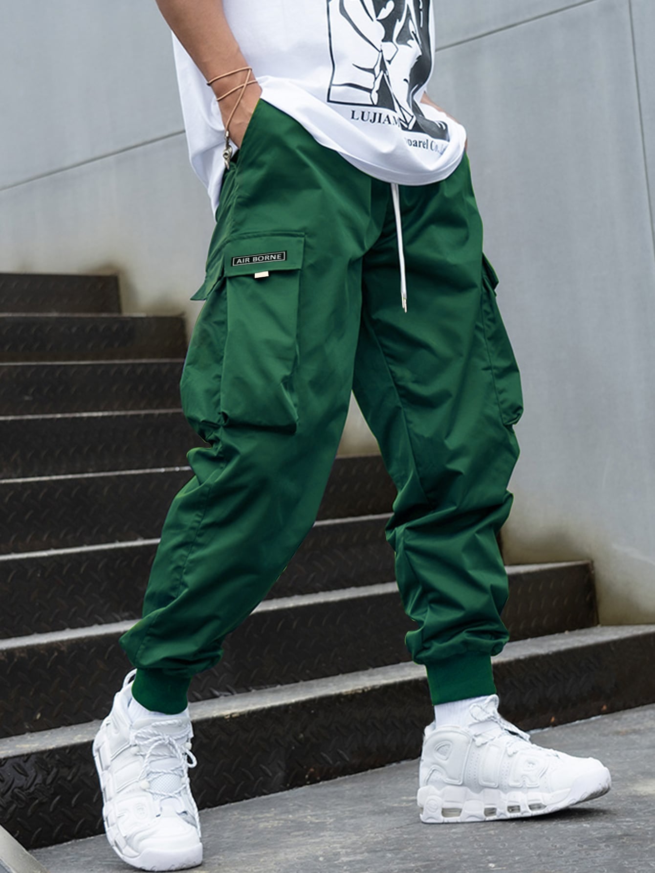 Manfinity Homme Men Letter Graphic Flap Pocket Drawstring Waist Cargo Pants
