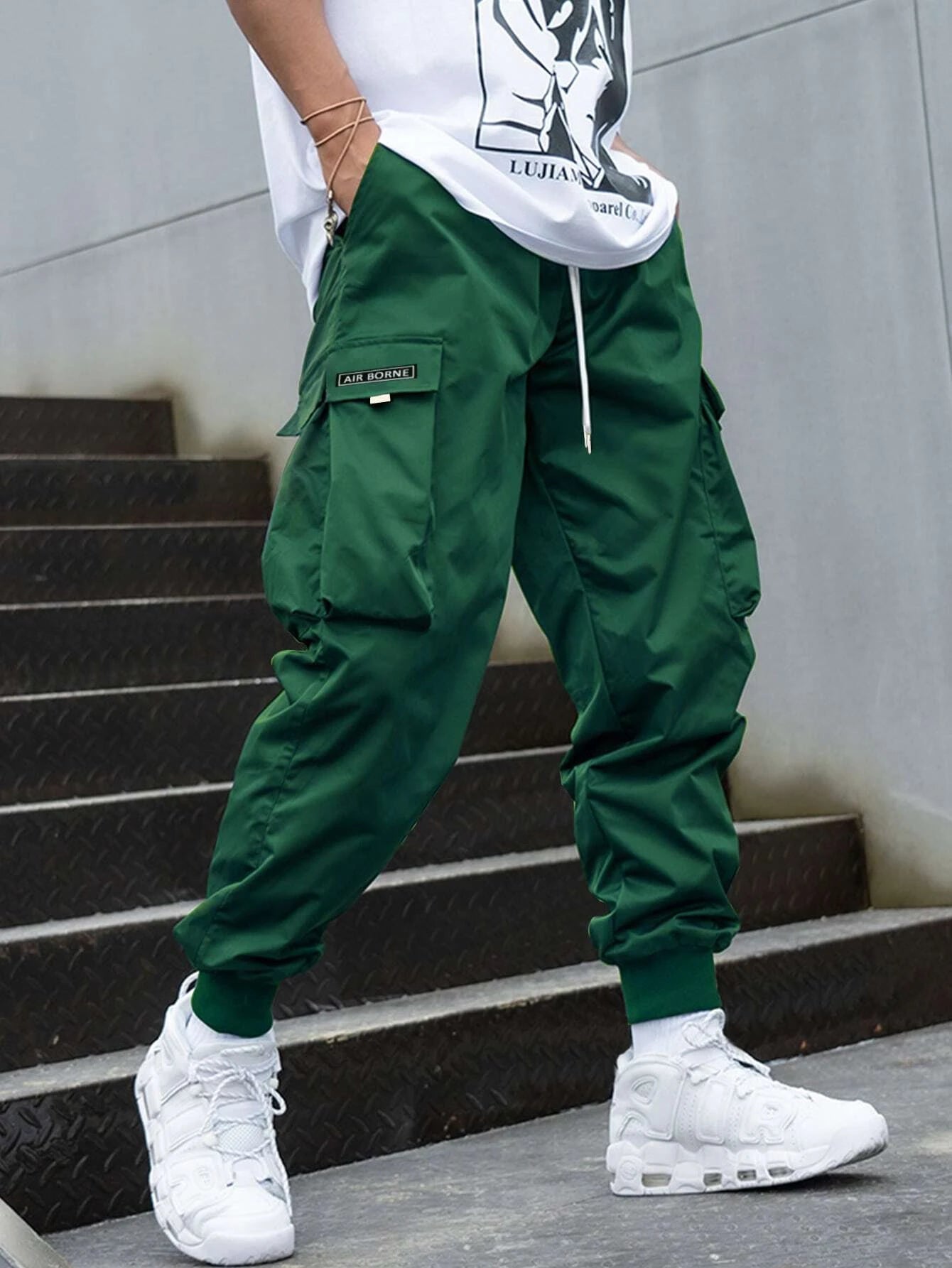 Manfinity Homme Men Letter Graphic Flap Pocket Drawstring Waist Cargo Pants