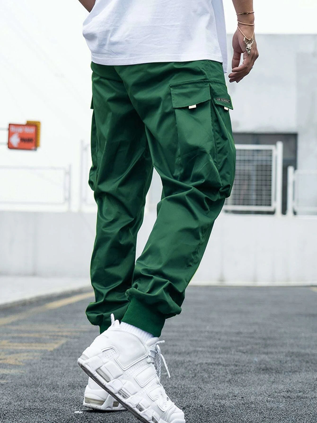 Manfinity Homme Men Letter Graphic Flap Pocket Drawstring Waist Cargo Pants